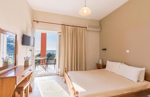 Sinarades Apartment | Apartments with pool "adonis"