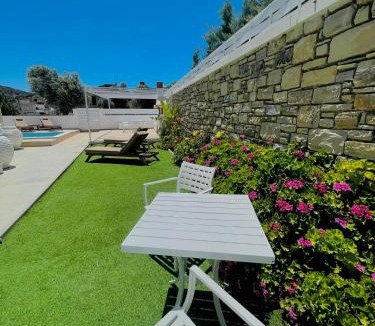 Pitsidia Villa | Aphrodites Luxury pearls 1