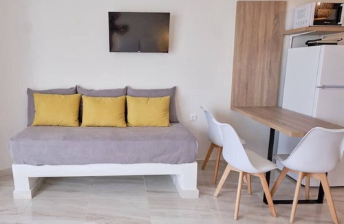 Khondros Apartment | Aquarius - Deluxe apt 50m from the beach, sea view