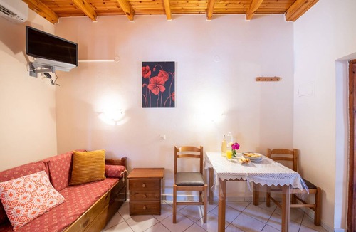 Sinarades Apartment | Arc-en-ciel B Apartment, Pelekas Beach, 40 meters from the sea