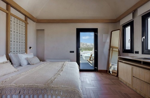 Kamari Apartment | Aris Suite, Divine Santorini Suite with Hot Tub and Furnished Terrace, Kamari