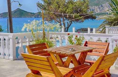 Agios Georgios Pagon Apartment | Arista Apartment 2 - with sea view right on the beach of Agios Georgios Pagon
