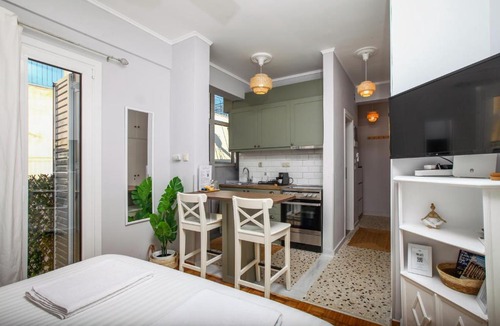 Dafni-Ymittos Apartment | Artemonos Loft Acropolis View