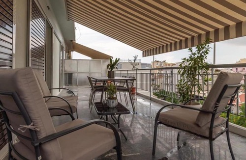 Gazi Apartment | Artistic apt in vibrant Gazi with large terrace by GHH
