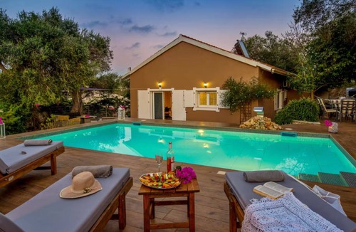 Mpogdanatika House | Artists villas Vasia