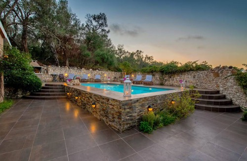 Mpogdanatika House | Artists villas Vasia