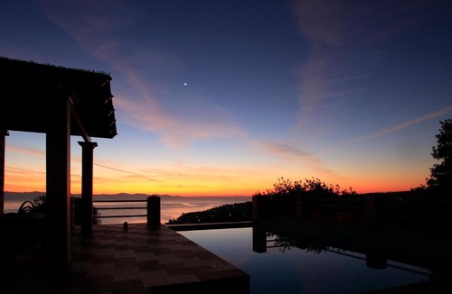 Gaios Villa | Artistsvillas-Red Rose