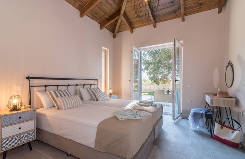 Neromilos Villa | Astarte Villas - Laalu Private Villa with Pool