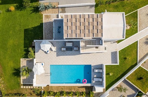 Zipari Villa | ASTERIA PEARL VILLA 2 with Rooftop Jacuzzi