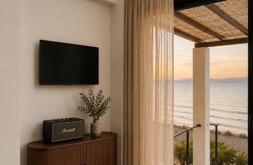 Polichrono Apartment | athanasia sea view home front house