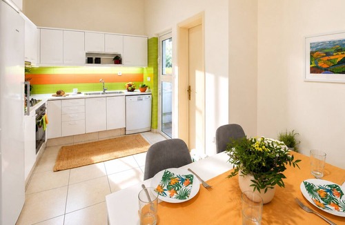 Dafni Apartment | Athens Garden Retreat - Walk to Metro by ΜΡS