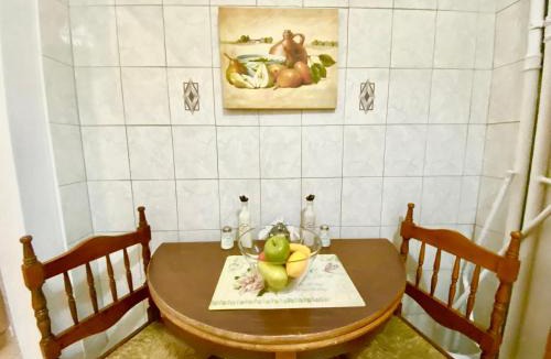 Kinosargous Apartment | Athens Vintage Apartment