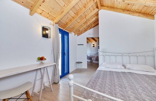 Evdilos Hotel | Atheras