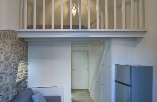 Pyrgi Apartment | Avgoustinos House - Stone Arch