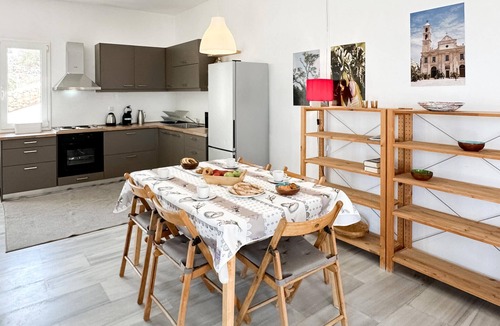 Kokkinon Khorion House | Awesome home in Plaka