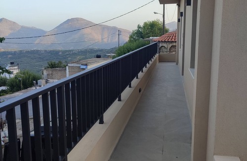 Axos Apartment | Axos Getaway: Cozy Junior Apartment for Couples or Solo Travelers