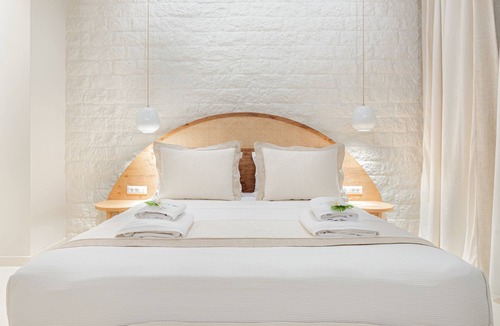 Andros Town House | Azalea Suite by Casa Di Fiori Andros Suites