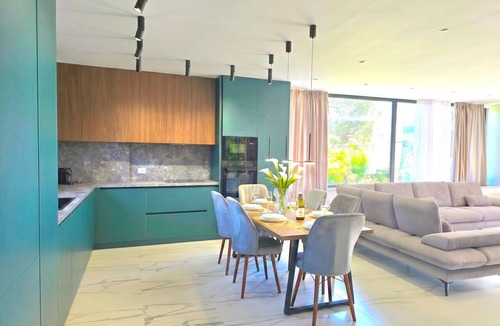 Ishem Villa | Azure Garden Villa SanPietro