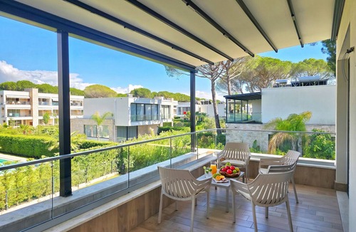Ishem Villa | Azure Garden Villa SanPietro