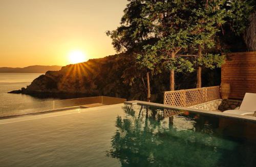 Vasilikos Villa | Azzure Vista Seafront Villa