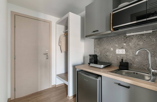 Dafni-Ymittos Apartment | B48 Athens Dafni