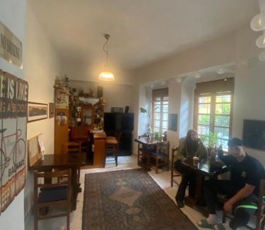 Ioannina Town Centre Hostel | Backpackers Youth Hostel Central old town