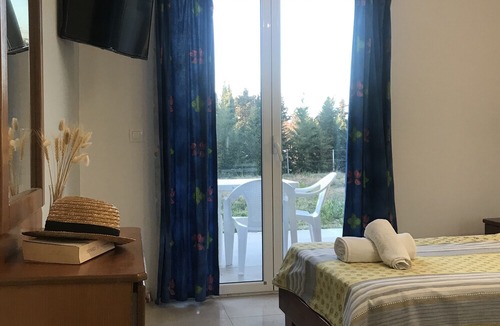 Roda House | Banos Apartments 1 room Studio and Swimming Pool
