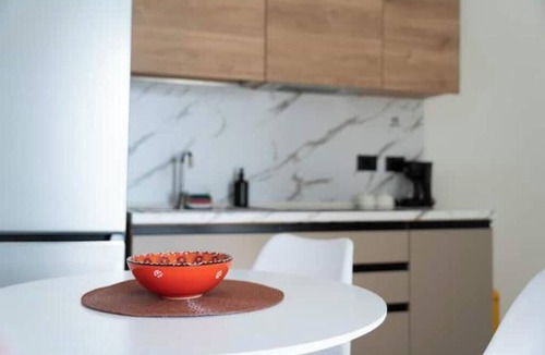 Tirana Apartment | Barrikada-E | Central Stay with Balcony Views, Steps from Skanderbeg Square
