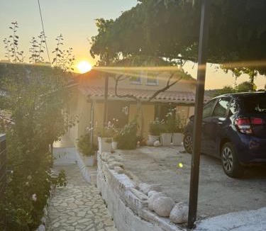 Lazarata House | Basil & Sunrise