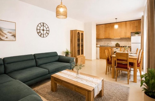 Golem Apartment | Beach Family Apartment 2 min to Beach Free Parking Golem