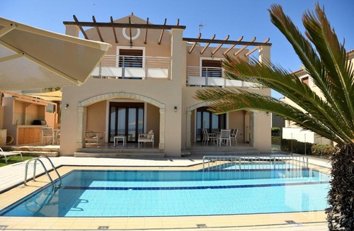 Rethymno Villa | Beach Front Villa Avra
