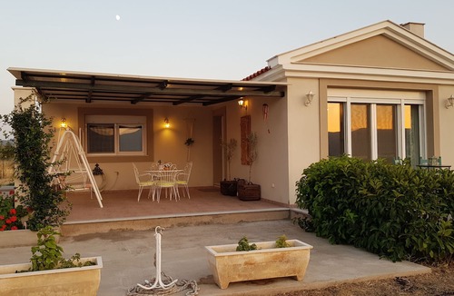 Vatera House | Beach house in Skala Polichnitou, Lesvos, Greece
