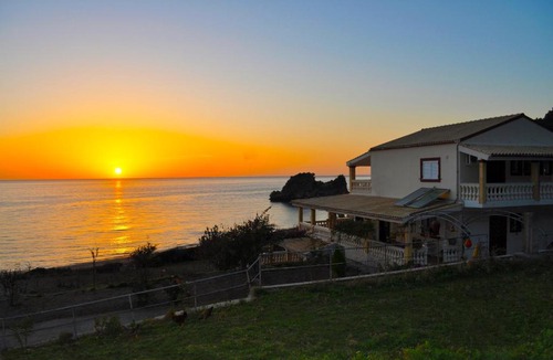 Sinarades Apartment | Beach House Tolis - Pelekas Beach