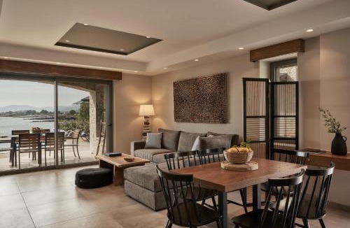 Riglia Villa | Beachfront Alassa Villas w Private Pools Complex