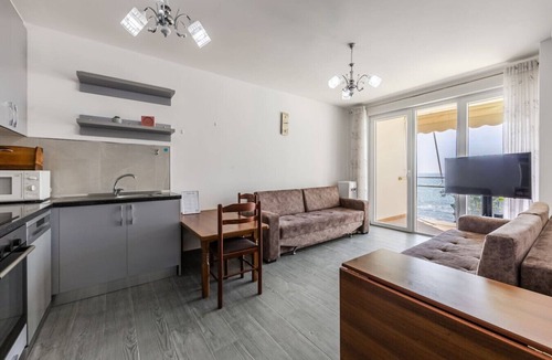Shengjin Apartment | Beachfront Apartment with Pool Access by PikHost