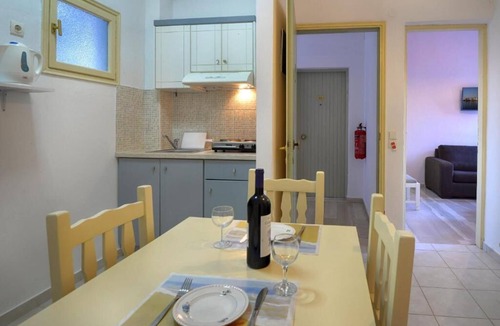 Magoulades Bed & Breakfast | Beachfront Apartments, part of hotel complex with Pool and BB, 450m from resort