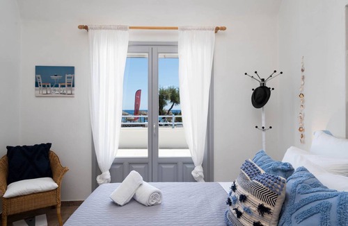 Perissa Villa | Beachfront Blue Canvas Villa , Seaview