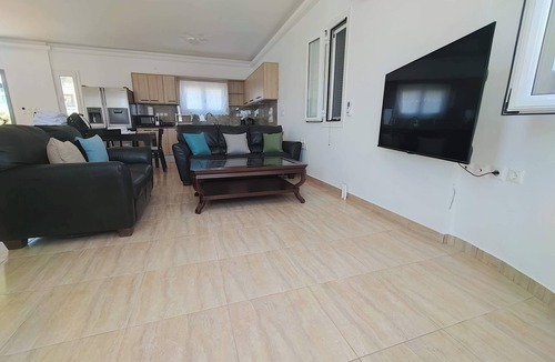Agia Pelagia Apartment | Beachfront Ela Luxury Stay with Jacuzzi & Views