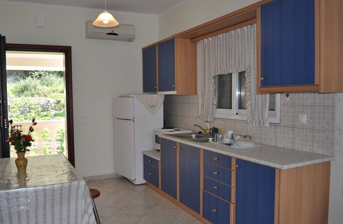Sinarades Apartment | Beachfront House Tolis - Pelekas Beach