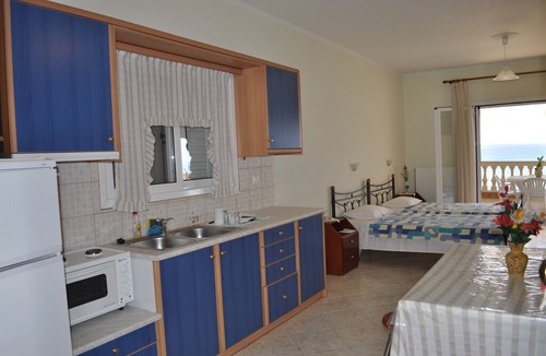 Sinarades Apartment | Beachfront House Tolis - Pelekas Beach