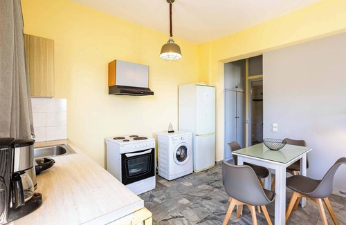 Pylos-Nestoras Apartment | Beachfront Nest Memi, Koroni-Seaheaven House A1