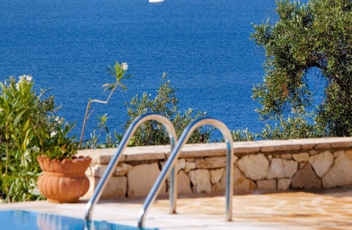 Katsimatika Villa | Beautiful Family Villa with Sea Views & Shaded Terraces near Beach