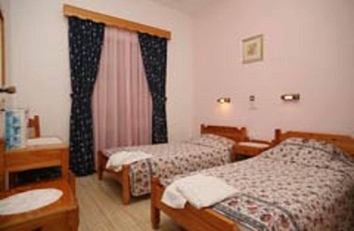 Kassiopi Apartment | Beautiful pool, spacious gardens, quiet area, free wifi, bbq 2-4 guests per apt.