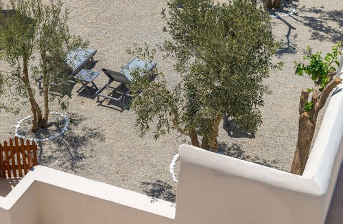 Pyrgos Villa | Beautiful Santorini Villa | 1 Bedroom Suite | Villa Laxus | Pyrgos
