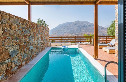 Saktouria Villa | Beautiful sea Views, Close to Clear Water Southern Beaches