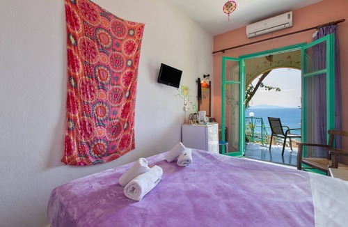 Agia Galini Bed & Breakfast | Bed and Breakfast 'Double Room No 104 Sea View' with Sea View, Wi-Fi and Air Conditioning