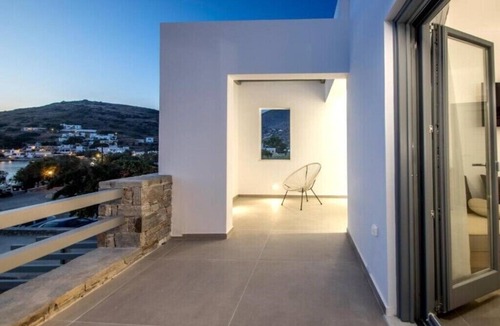 Kini Apartment | BH782 - C - Suite Syros
