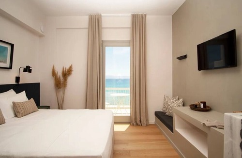 Logaras Apartment | BH967 - C- Suite Paros