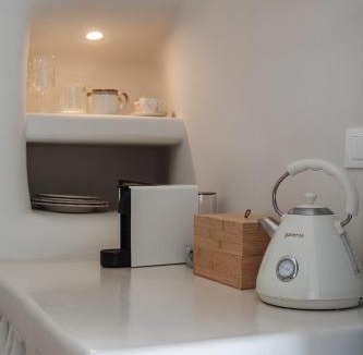 Oia Villa | Blue Art Caves - Lunar Sea Suite