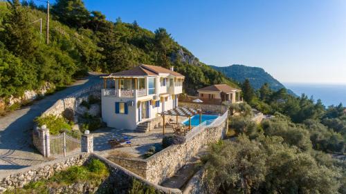 Tsoukaladhes Villa | Blue Chill Villa
